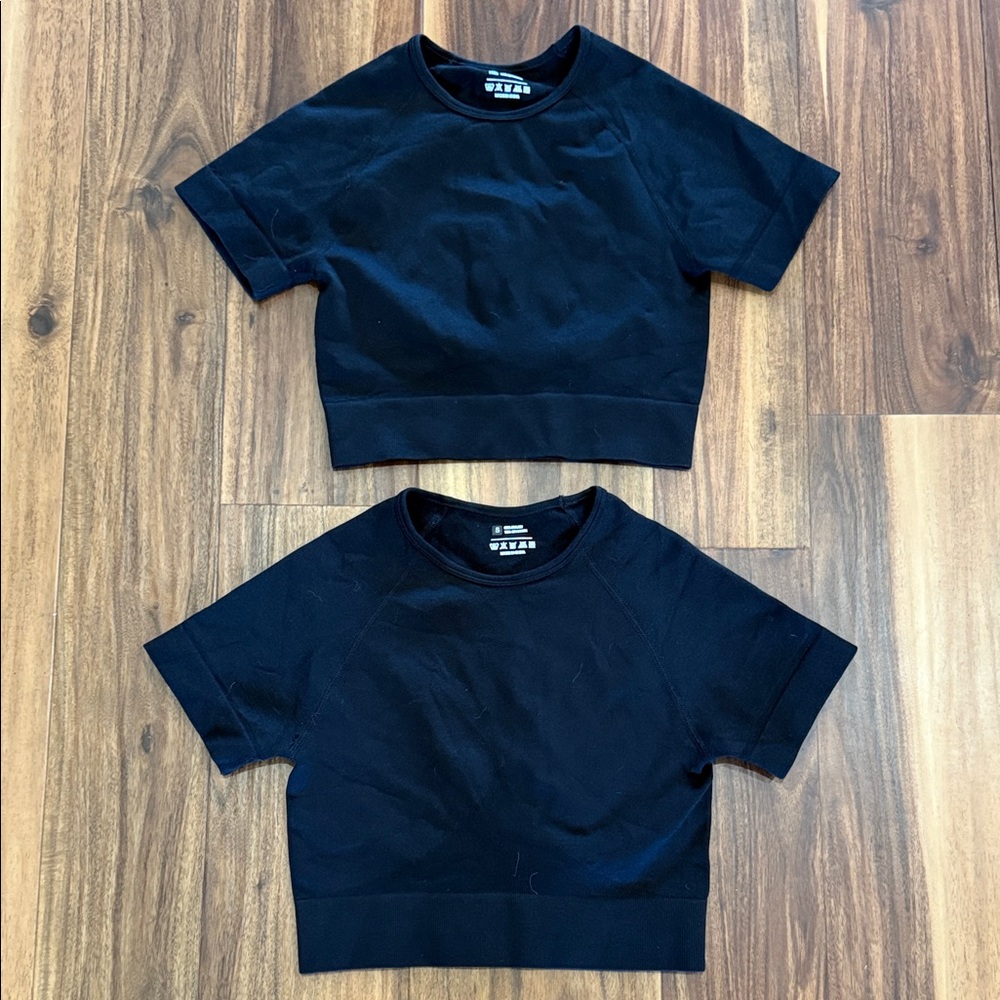 Black Short Sleeve Crop Top Size Small(2 for 1 price)